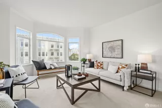 Photo #3: 424001974 Listing