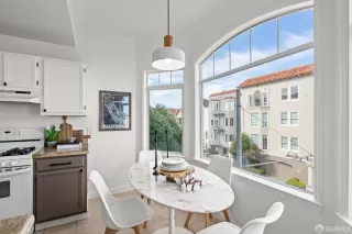 Photo #6: 424001974 Listing