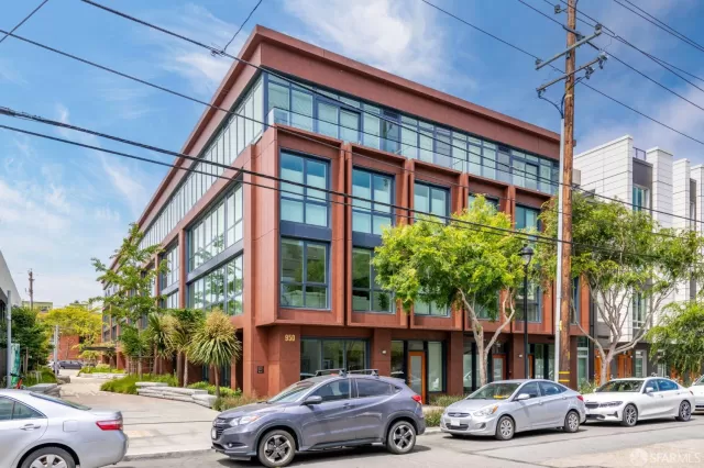 MLS: 424002013 Condo For Sale