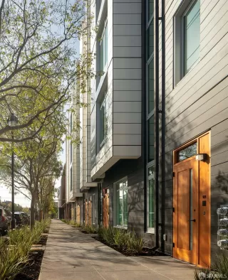 Photo #2: 424002013 Listing 