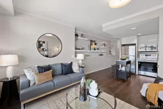 Photo #3: 424002176 Listing