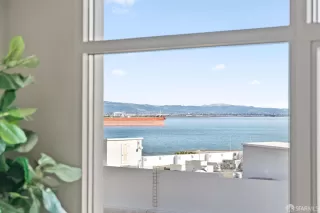 Photo #5: 424002176 Listing