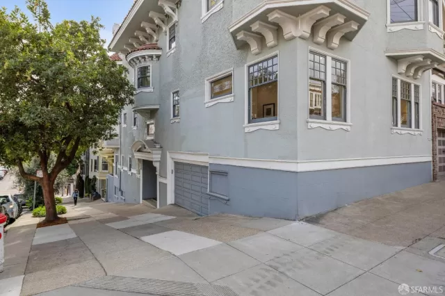 MLS: 424002384 Condo For Sale