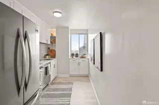 Photo #6: 424002496 Listing