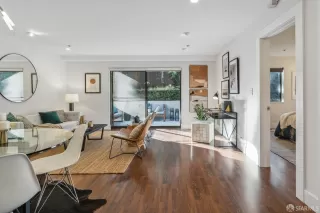 Photo #4: 424002542 Listing