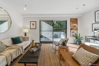 Photo #5: 424002542 Listing