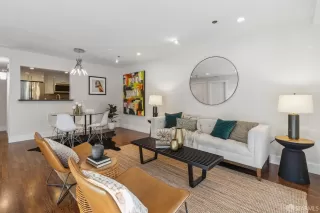 Photo #6: 424002542 Listing