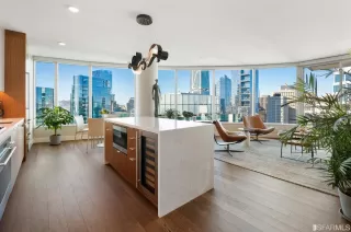 Photo #1: 424002555 Listing 