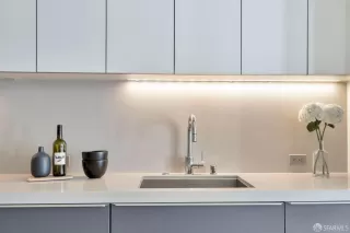 Photo #2: 424002682 Listing