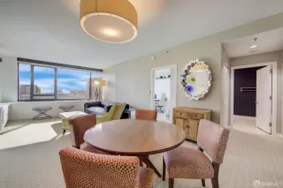 Photo #3: 424002829 Listing