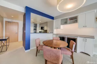 Photo #6: 424002829 Listing