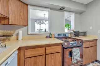 Photo #4: 424002909 Listing 