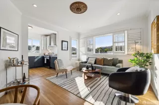 Photo #5: 424002971 Listing 