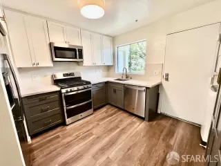 Photo #6: 424003177 Listing 