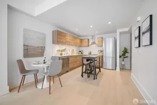 Photo #4: 424003234 Listing