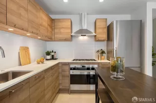 Photo #5: 424003234 Listing