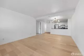 Photo #6: 424003244 Listing 