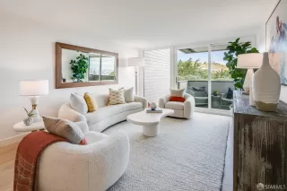 Photo #5: 424003272 Listing 