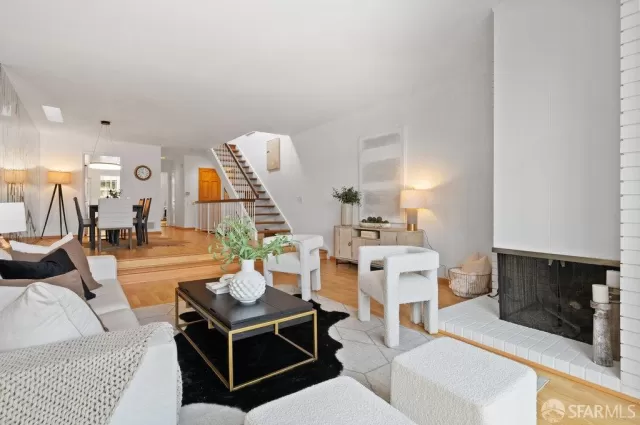 MLS: 424003365 Condo For Sale