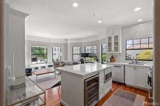 Photo #6: 424003653 Listing 