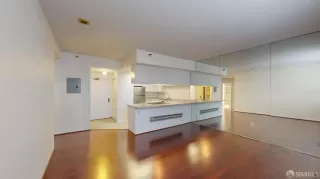 Photo #4: 424003945 Listing