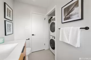 Photo #6: 424004007 Listing