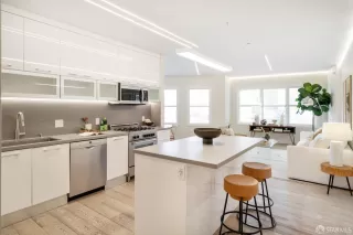 Photo #3: 424004110 Listing