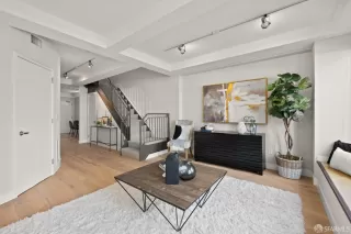 Photo #1: 424004161 Listing