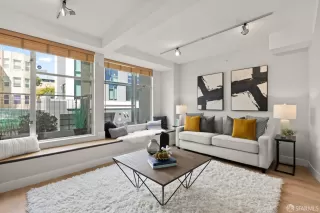 Photo #6: 424004161 Listing