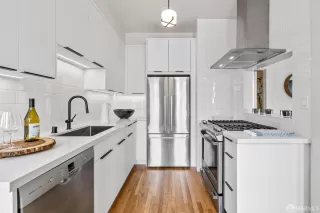 Photo #3: 424004441 Listing