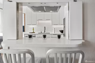 Photo #4: 424004441 Listing