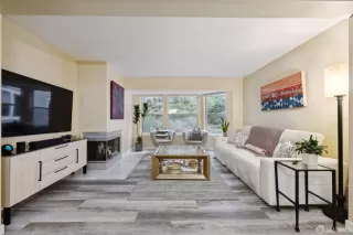 Photo #5: 424004569 Listing