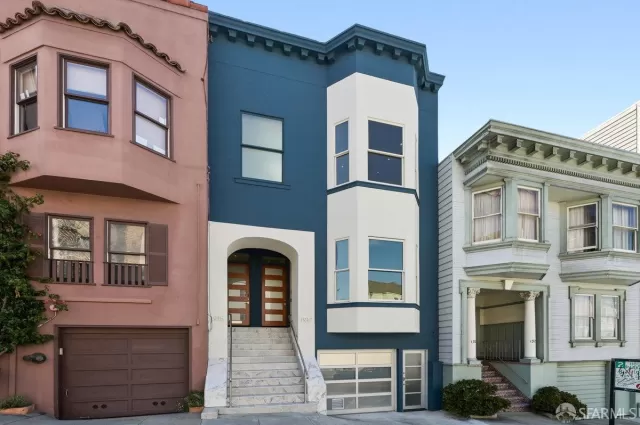 MLS: 424005092 Condo For Sale