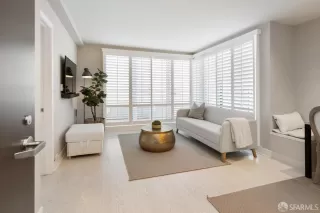 Photo #2: 424005169 Listing