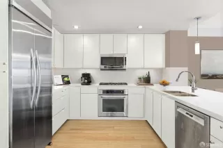 Photo #5: 424005299 Listing