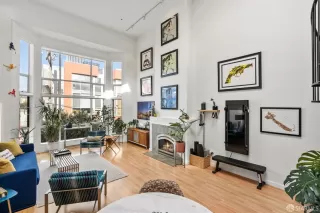 Photo #5: 424005427 Listing