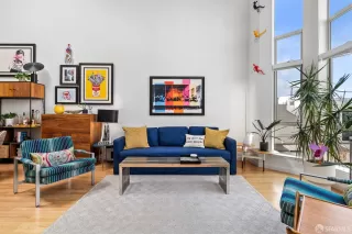 Photo #6: 424005427 Listing