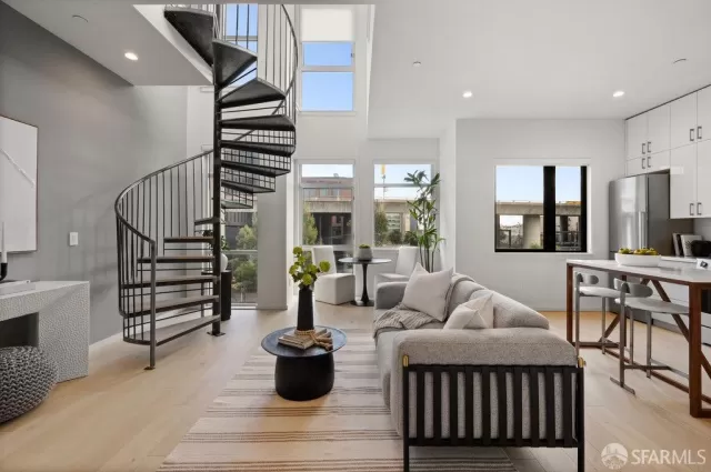 MLS: 424005523 Condo For Sale