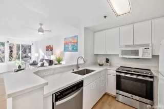 Photo #6: 424005853 Listing