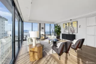 Photo #2: 424005978 Listing