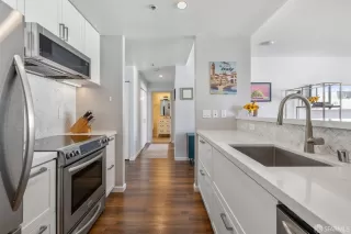 Photo #5: 424006180 Listing 