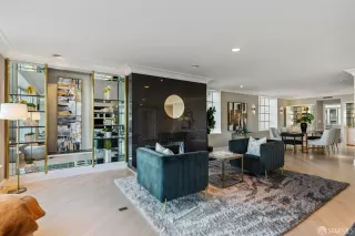 Photo #4: 424006248 Listing