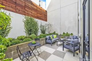Photo #4: 424006527 Listing
