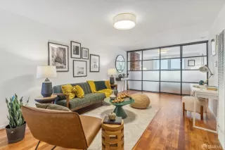 Photo #4: 424006685 Listing