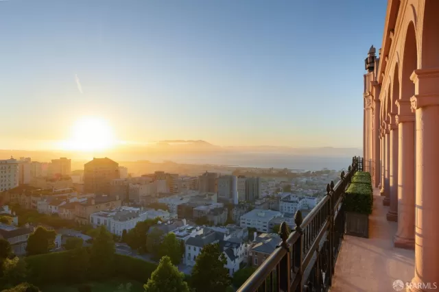 MLS: 424006933 Condo For Sale