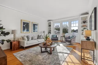 Photo #5: 424006954 Listing