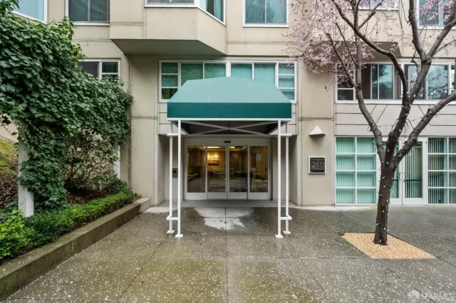 MLS: 424007149 Condo For Sale