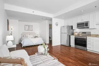 Photo #5: 424007220 Listing 