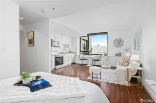 Photo #6: 424007220 Listing 