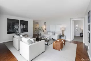 Photo #4: 424007275 Listing 